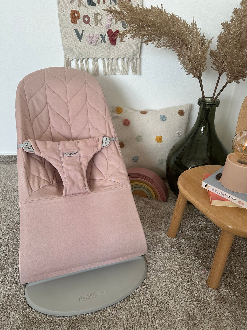 BabyBjörn lehátko Bliss Woven Petal Dusty Pink