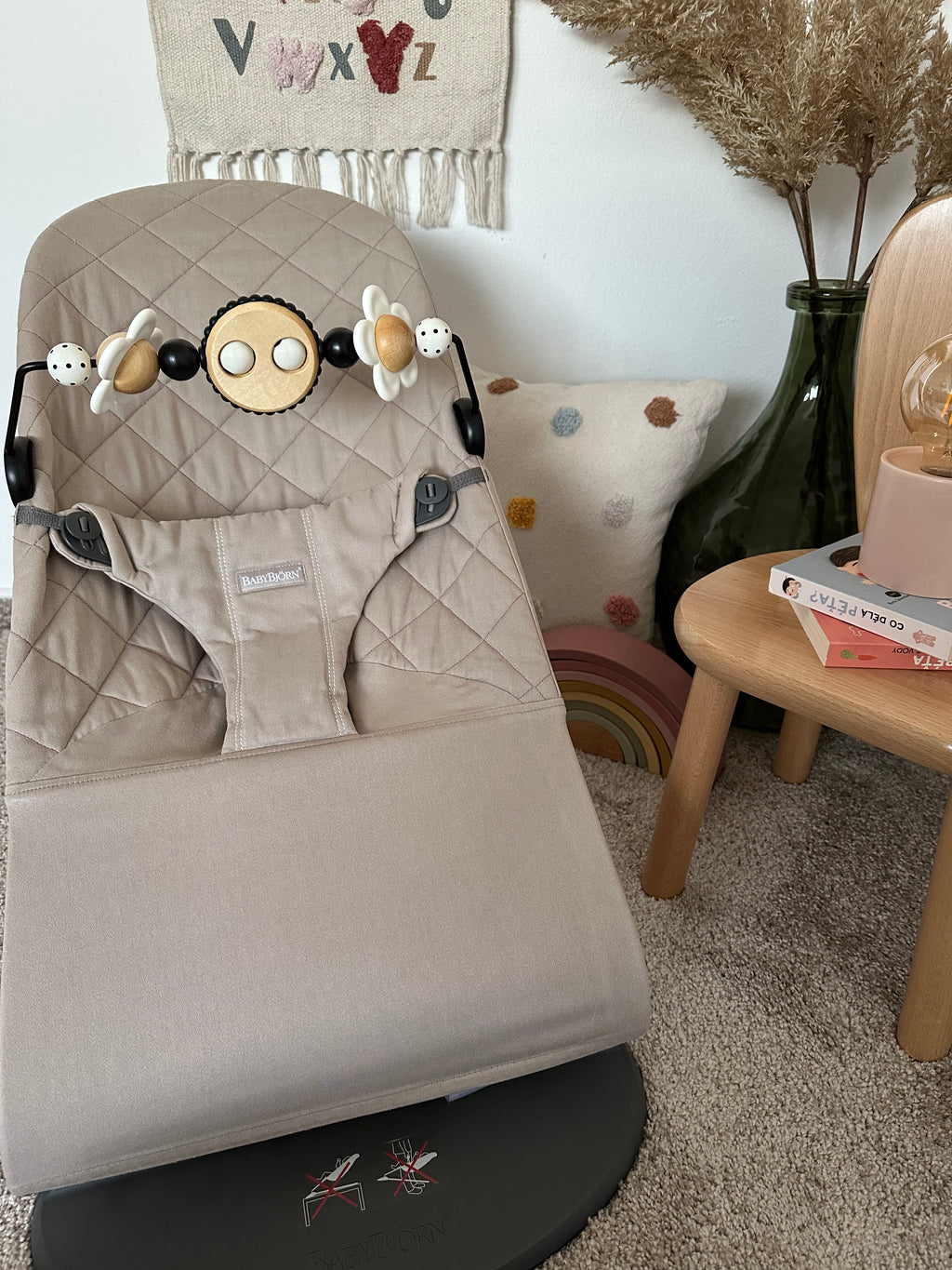 BabyBjörn hrazdička Googly Eyes Black&White