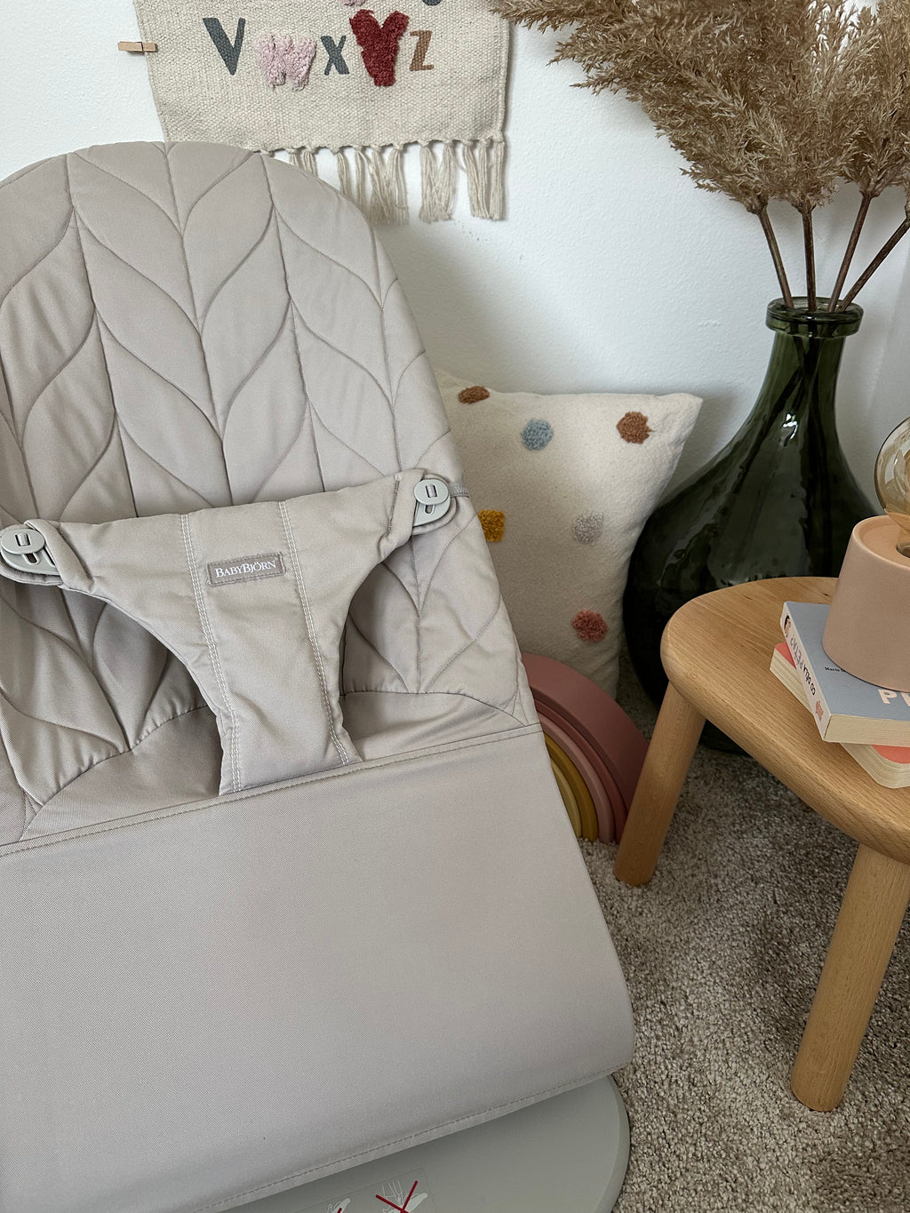 BabyBjörn lehátko Bliss Woven Petal Sand Grey