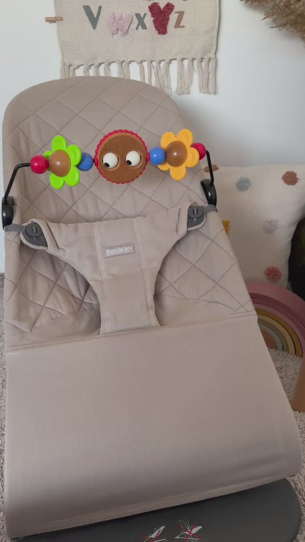 BabyBjörn hrazdička Googly Eyes Color (V)