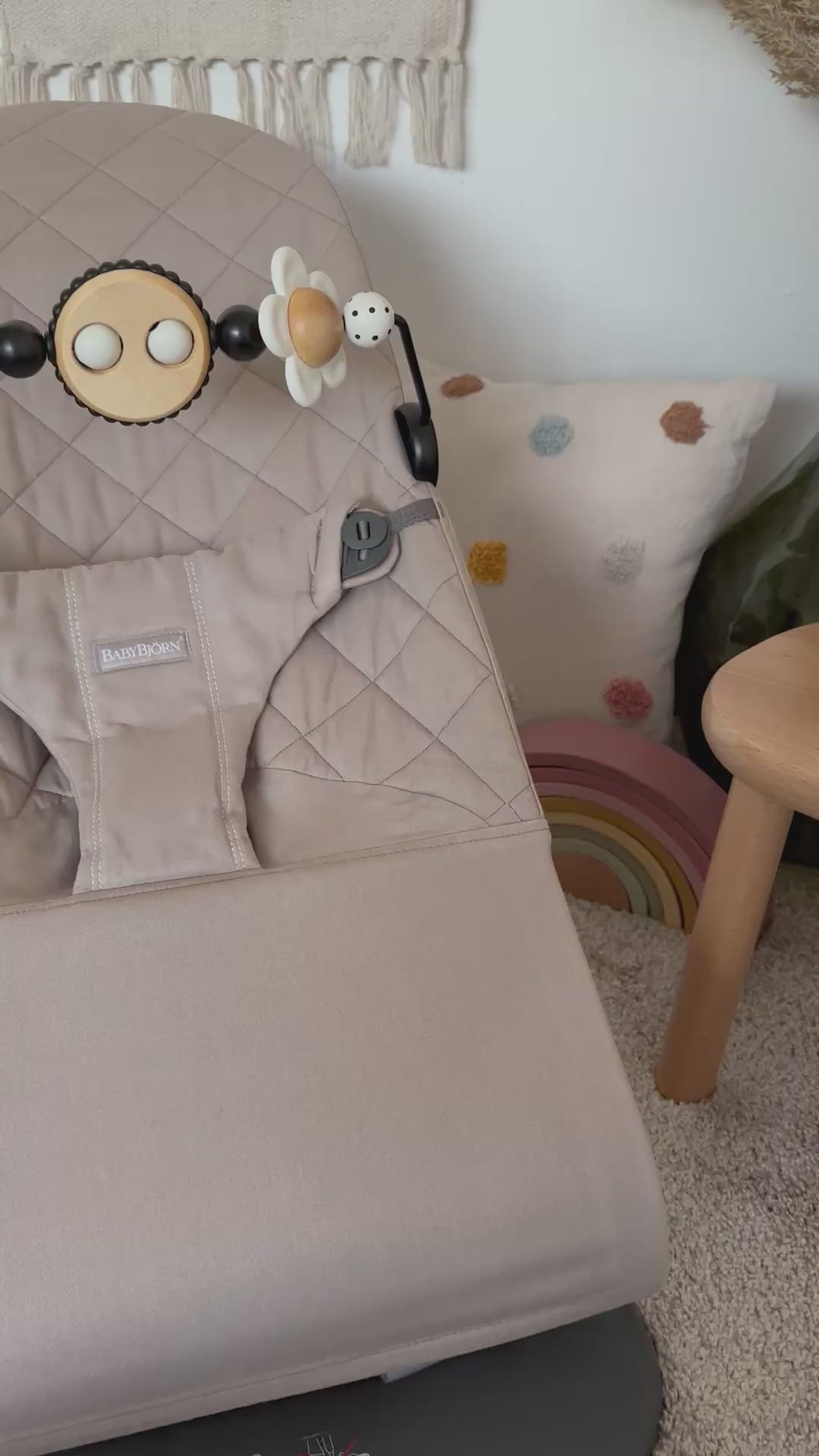 BabyBjörn hrazdička Googly Eyes Black&White