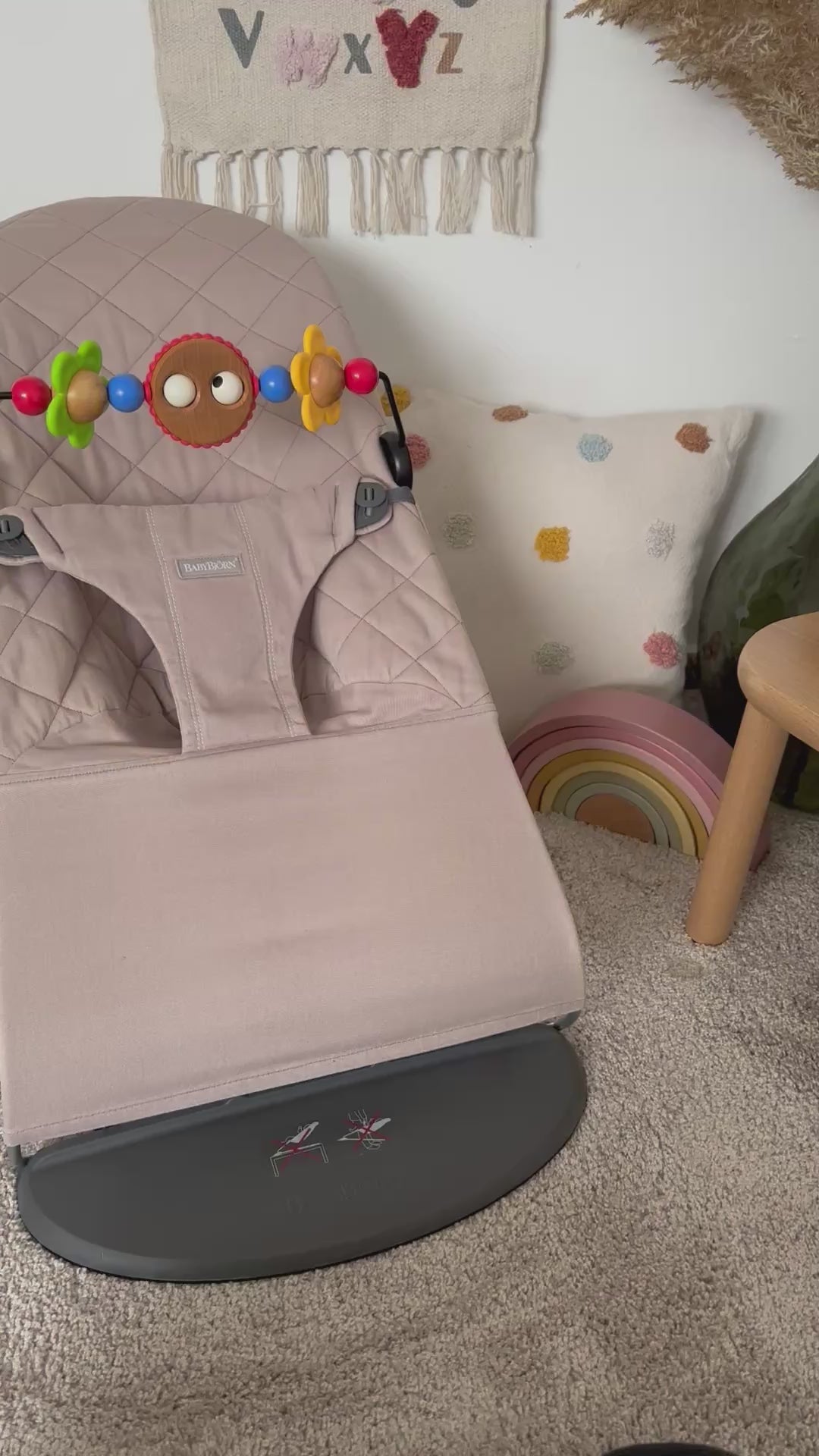 BabyBjörn hrazdička Googly Eyes Color