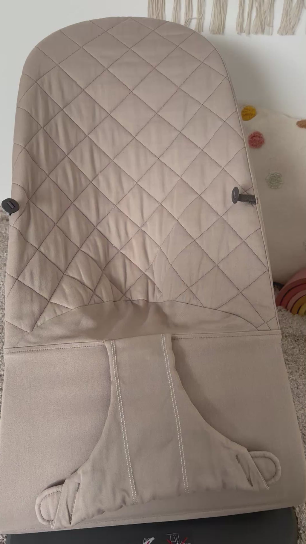 BabyBjörn lehátko Bliss Woven Sand Grey