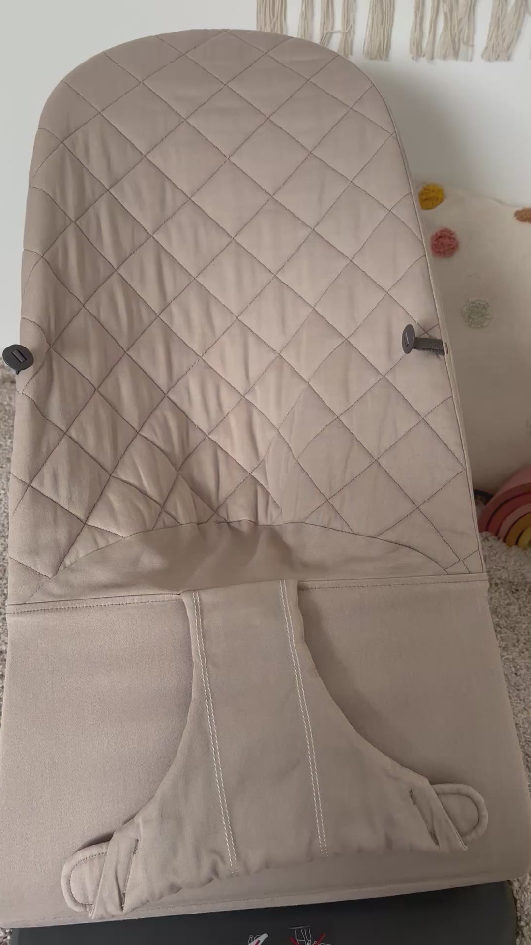 BabyBjörn lehátko Bliss Woven Sand Grey