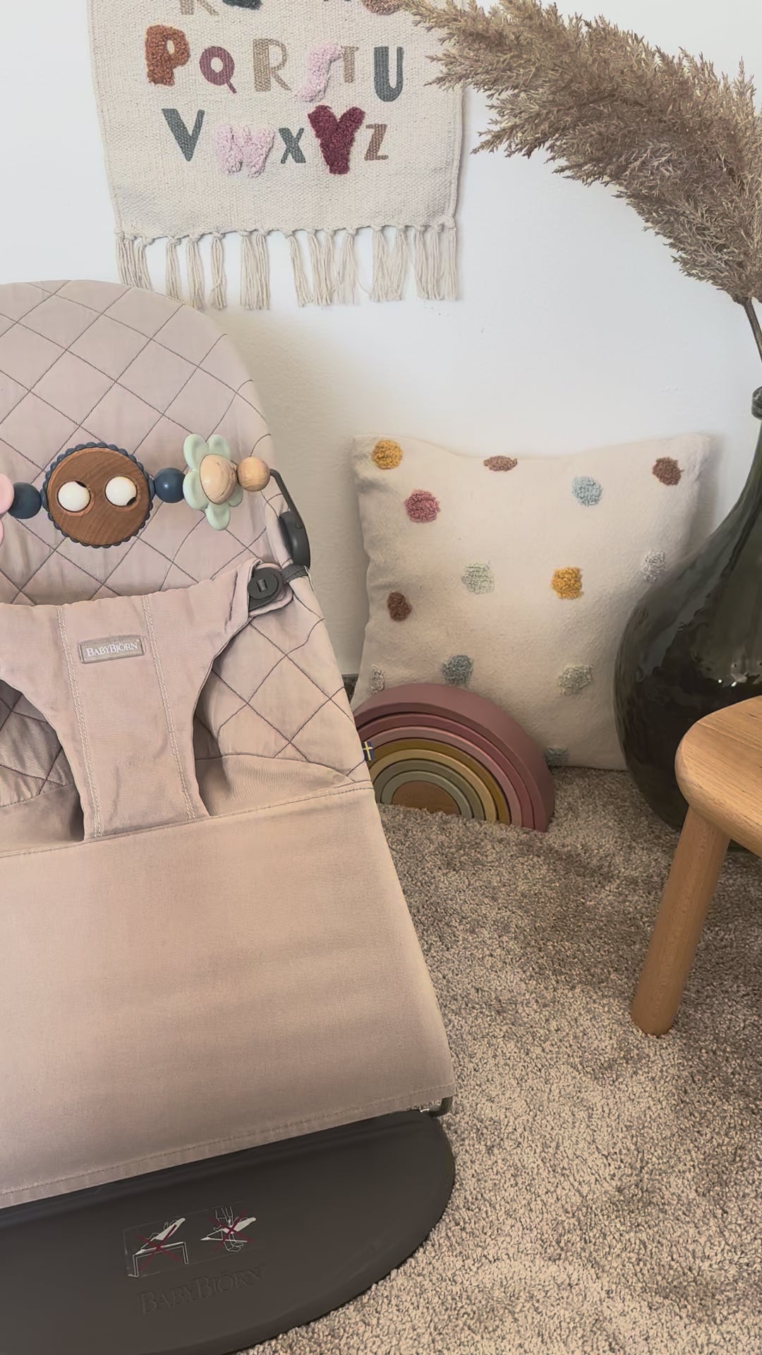BabyBjörn hrazdička Googly Eyes Pastel 2
