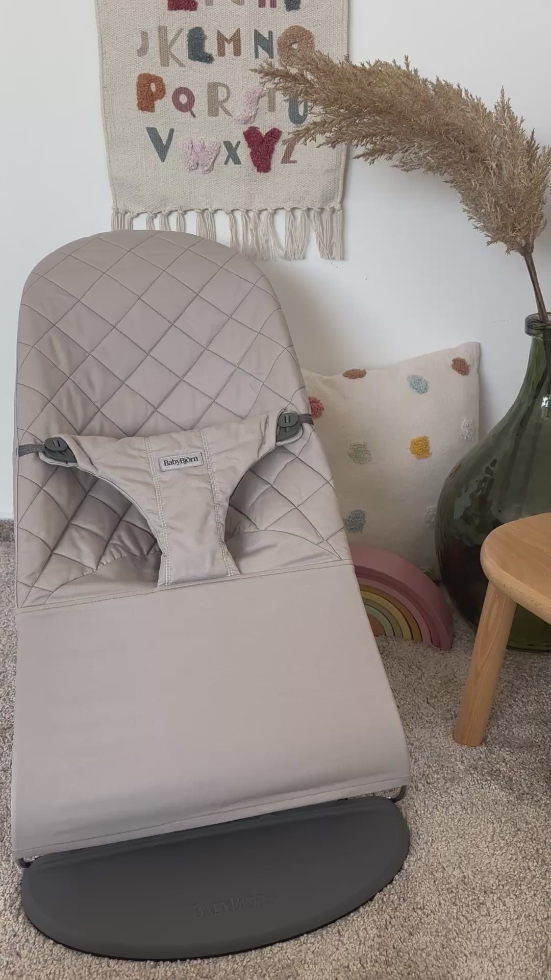 BabyBjörn lehátko Bliss Woven Sand Grey