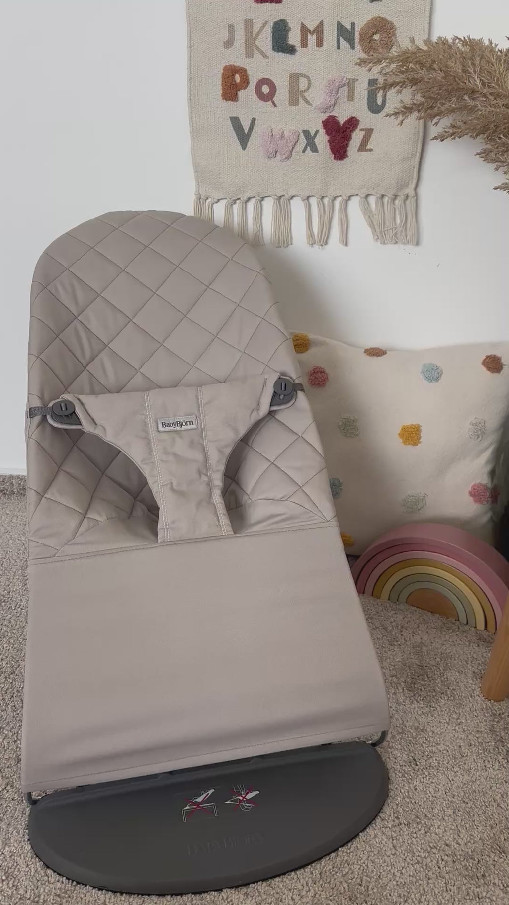 BabyBjörn lehátko Bliss Woven Sand Grey