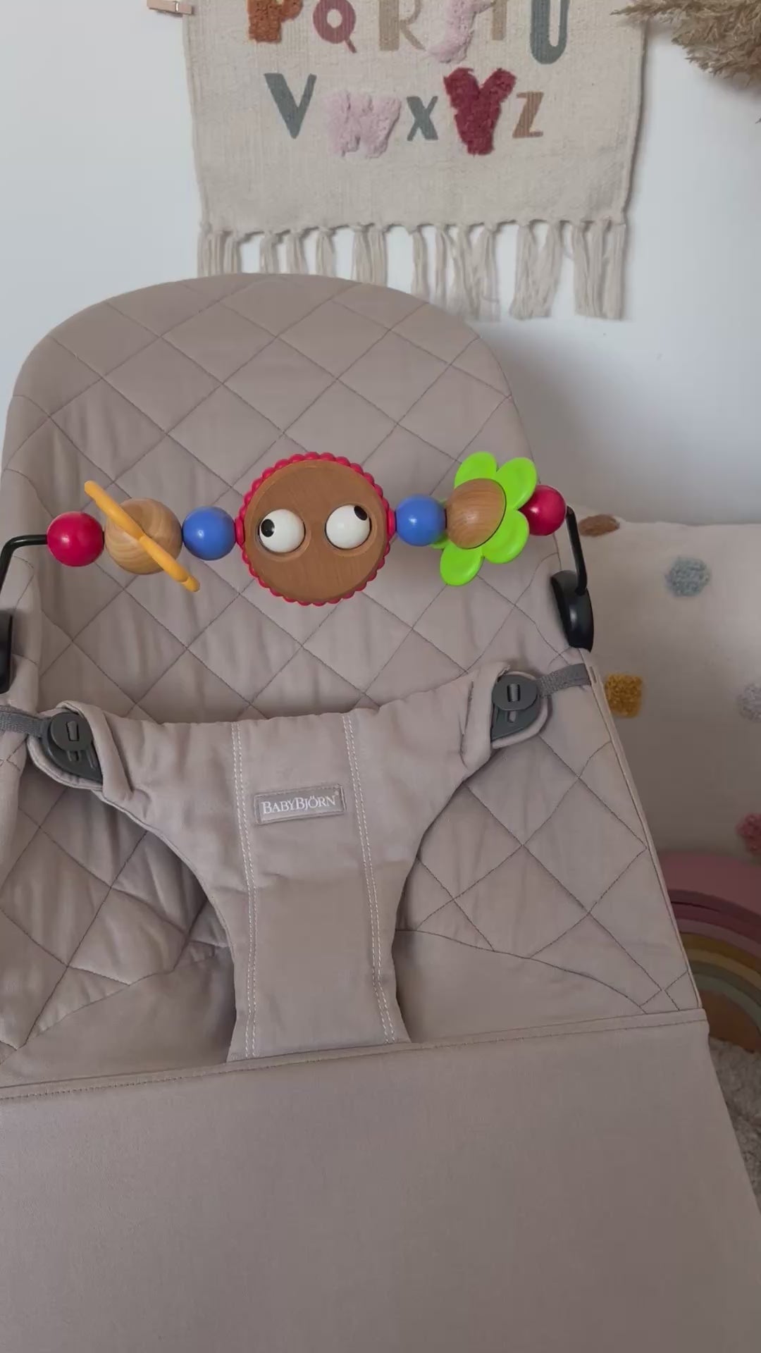 BabyBjörn hrazdička Googly Eyes Color (P)